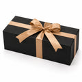 Geschenkbox 30 x 20 x 10 cm Karton Schwarz Gold mit Schleife